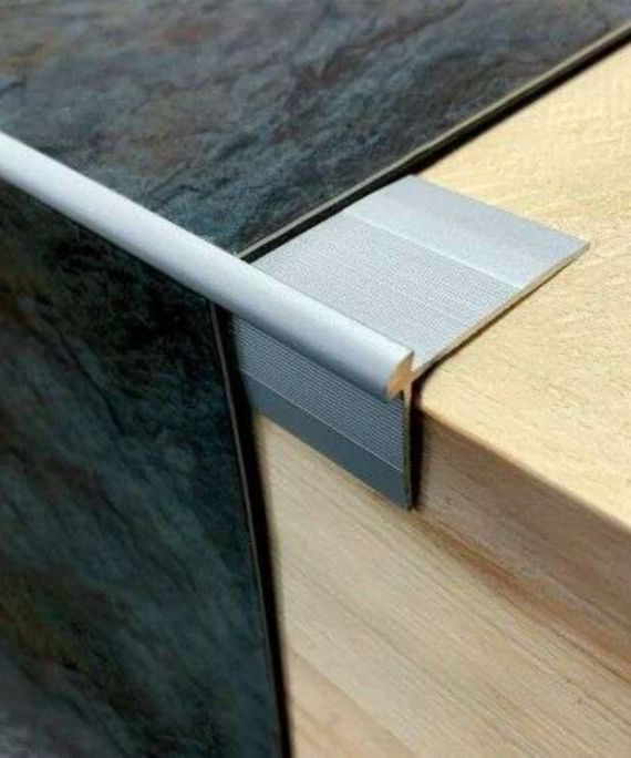 Anodised Aluminium LVT Stair Nosing 40 x 26mm – Outer Corner Edge Trim (2.7m)