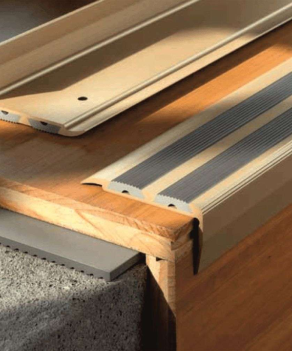External Stair Nosing 40 x 20mm Heavy Duty Aluminium with Rubber Insert